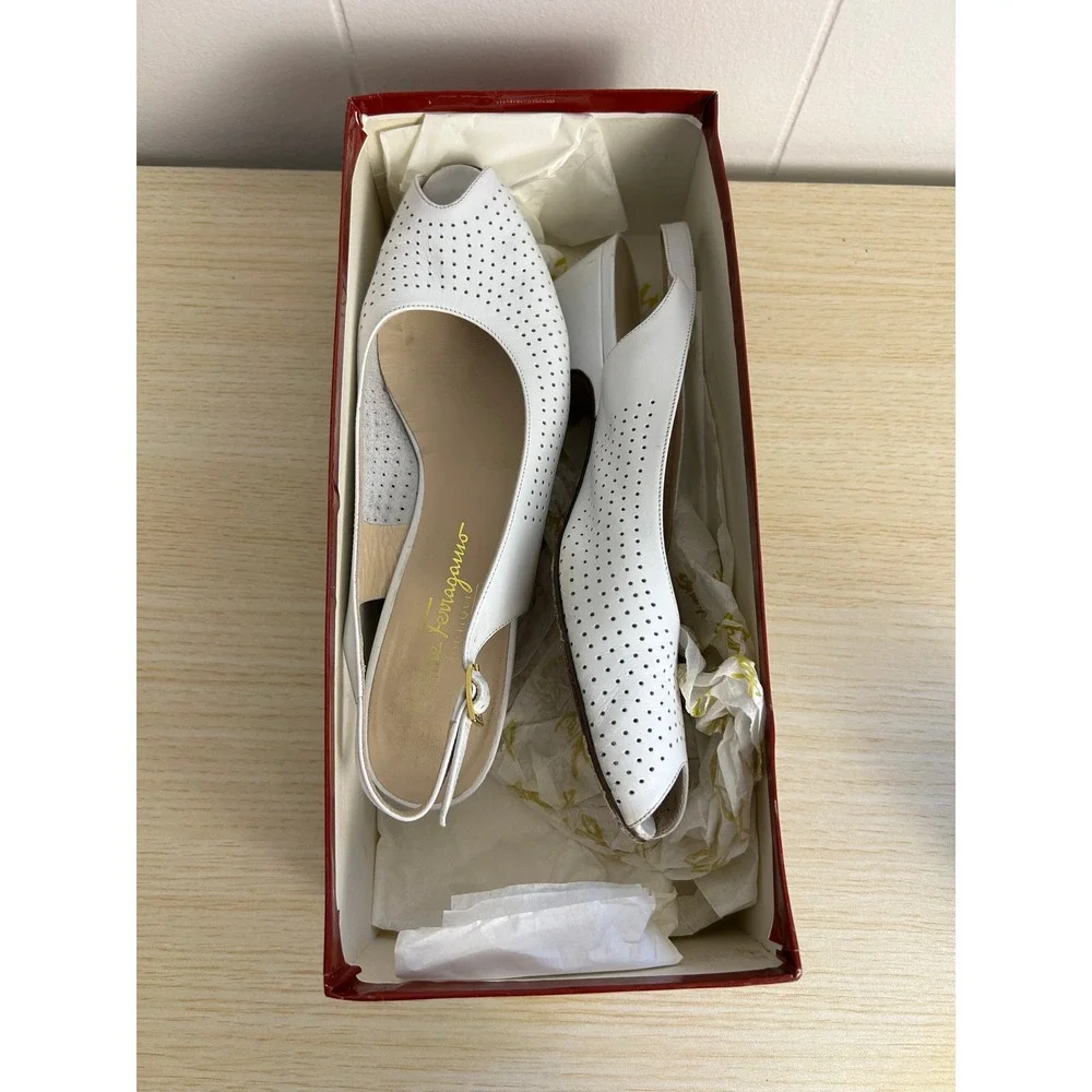 Salvatore Ferragamo heel 9 AA White Cloe Slingback vintage Peep Toe old money